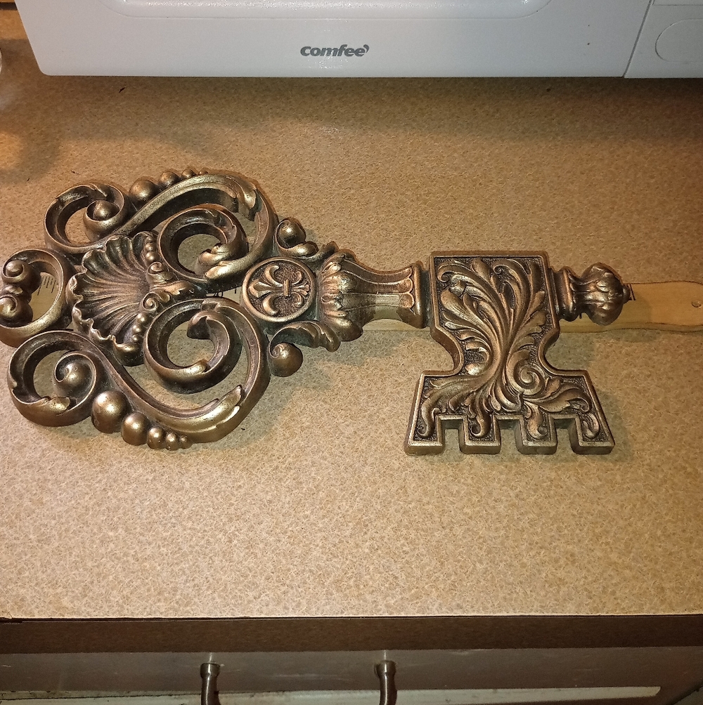 Vintage Style MCM Gold Key Wall Accent